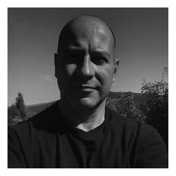 473 :: Selfie serf